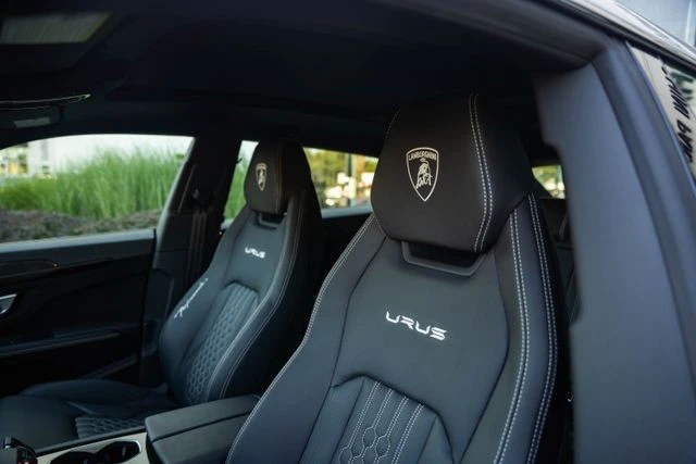2024 Lamborghini Urus Performante - Image 19 of 31