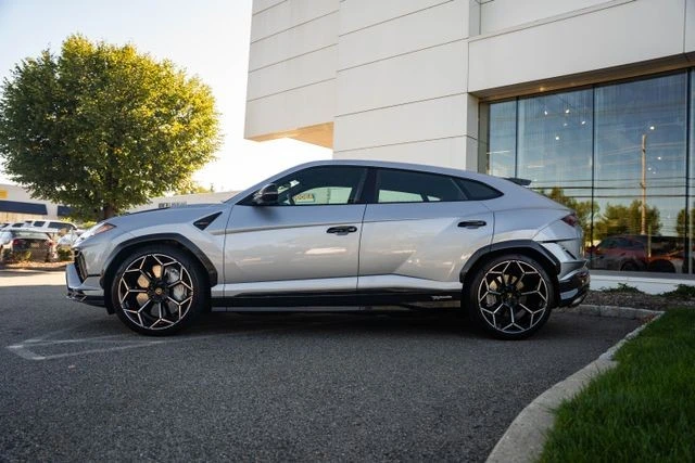2024 Lamborghini Urus Performante - Image 5 of 31