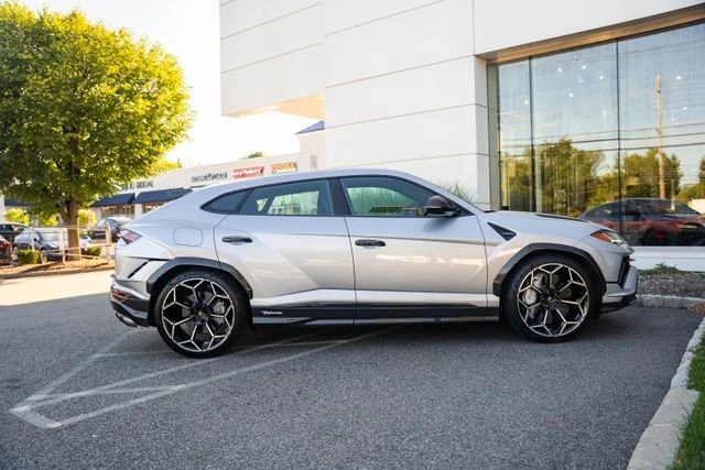 2024 Lamborghini Urus Performante - Image 12 of 31