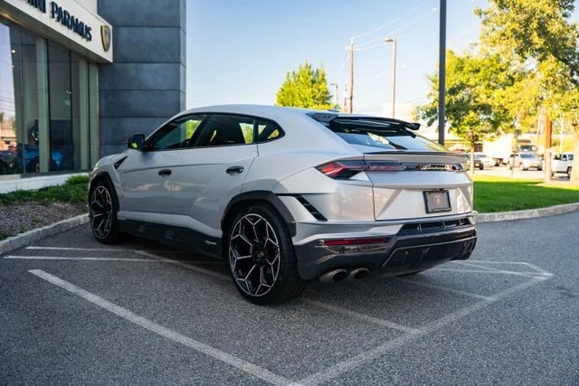2024 Lamborghini Urus Performante - Image 16 of 31