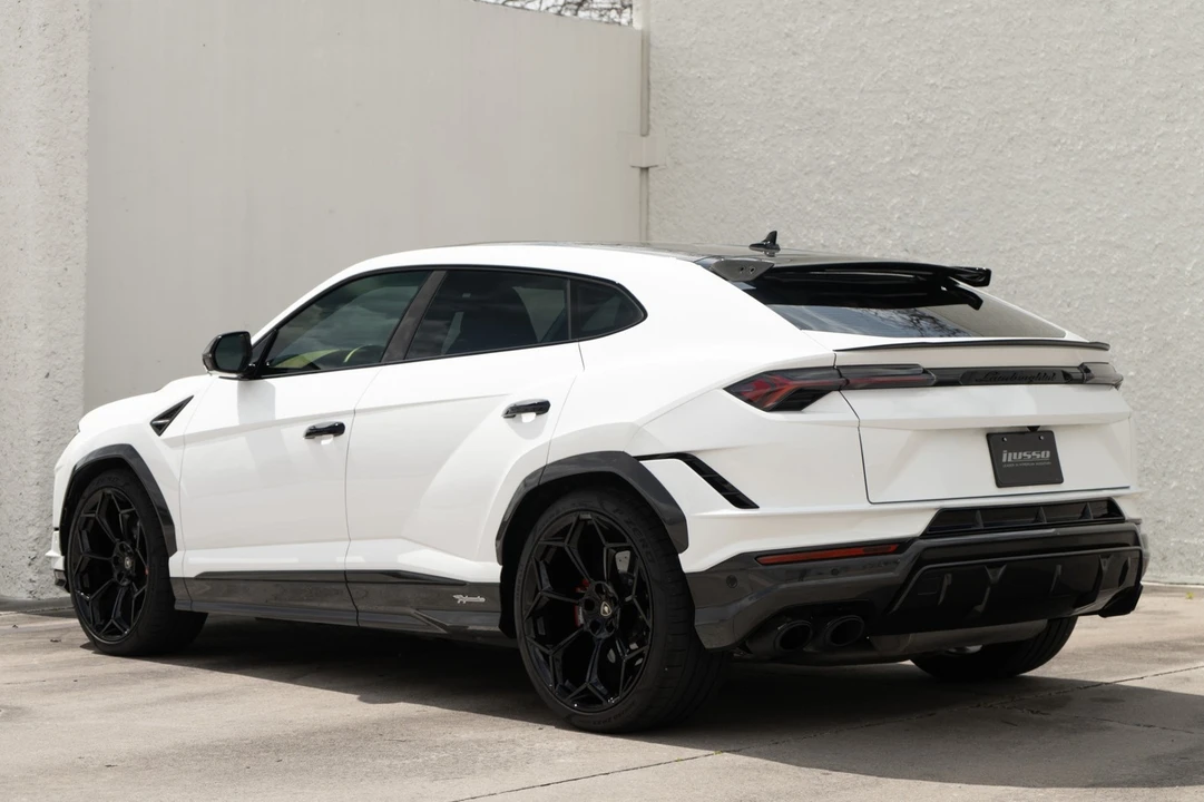 2024 Lamborghini Urus Performante - Image 9 of 12