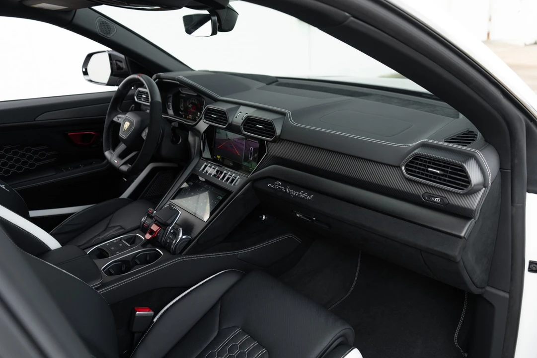 2024 Lamborghini Urus Performante - Image 15 of 21
