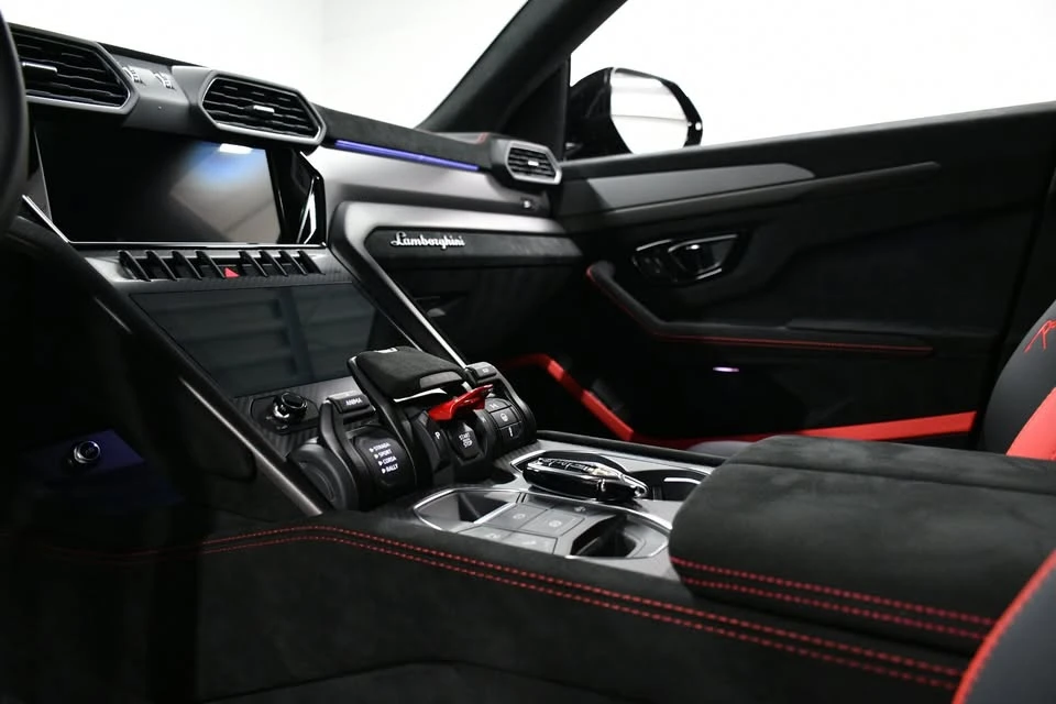 2024 Lamborghini Urus Performante - Image 13 of 20