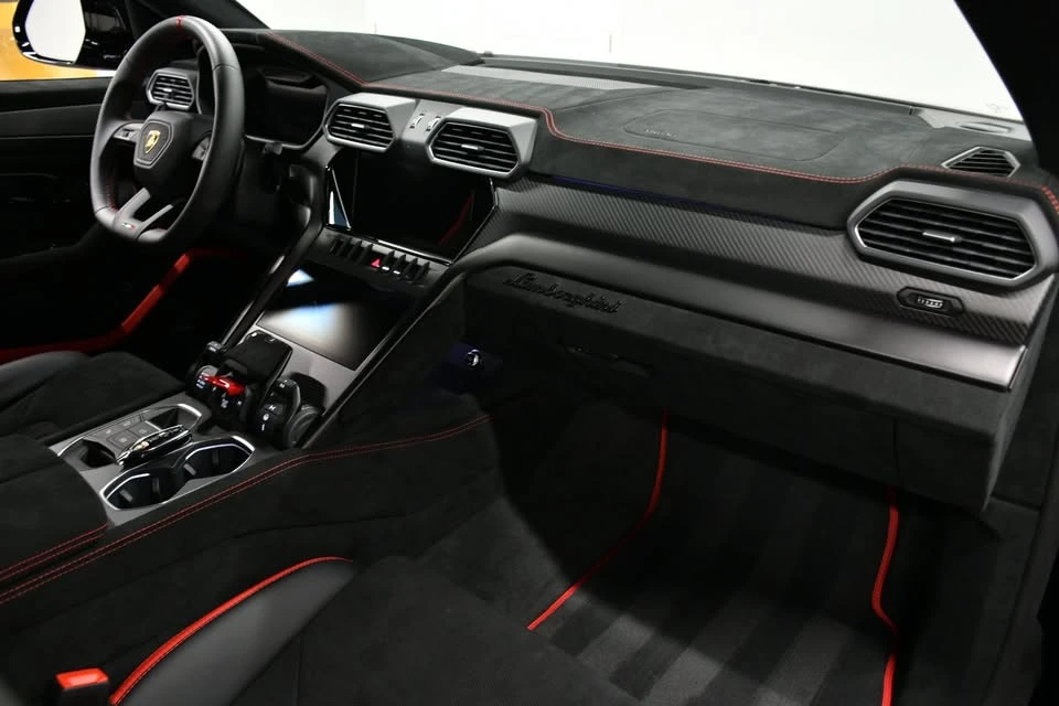 2024 Lamborghini Urus Performante - Image 20 of 20