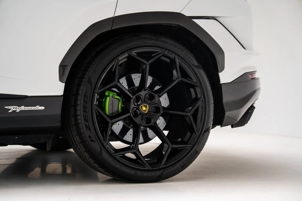 2024 Lamborghini Urus Performante - Image 18 of 18
