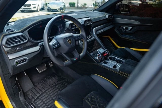 2024 Lamborghini Urus Performante - Image 18 of 31