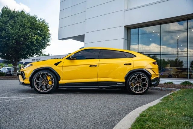 2024 Lamborghini Urus Performante - Image 9 of 31
