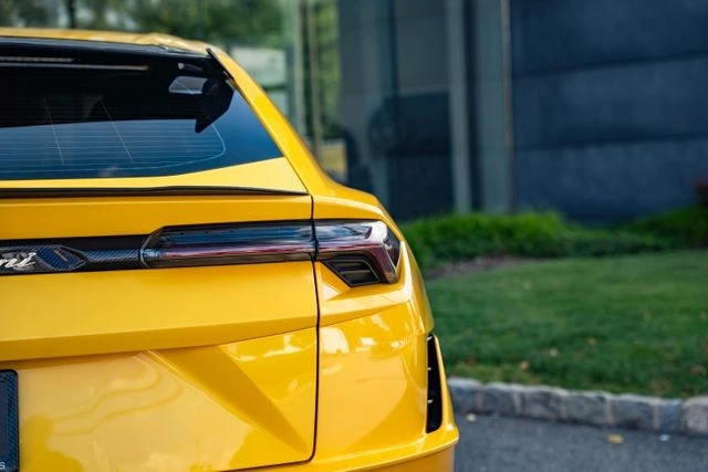 2024 Lamborghini Urus Performante - Image 16 of 31