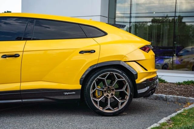 2024 Lamborghini Urus Performante - Image 11 of 31