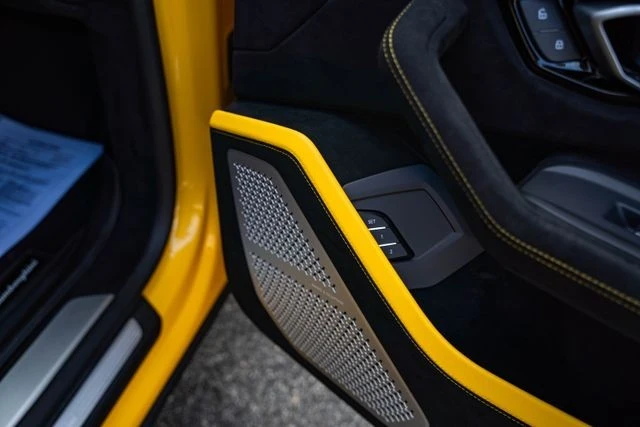 2024 Lamborghini Urus Performante - Image 20 of 31