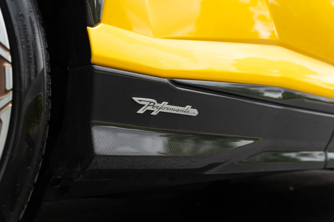 2024 Lamborghini Urus Performante - Image 18 of 31