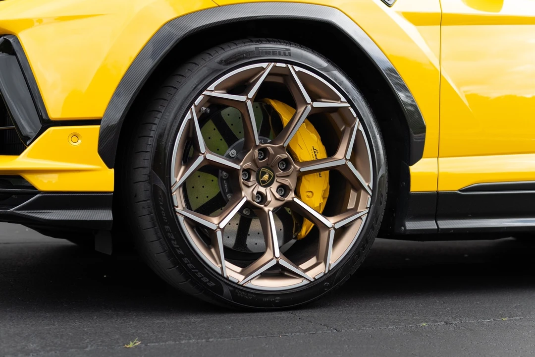2024 Lamborghini Urus Performante - Image 24 of 31