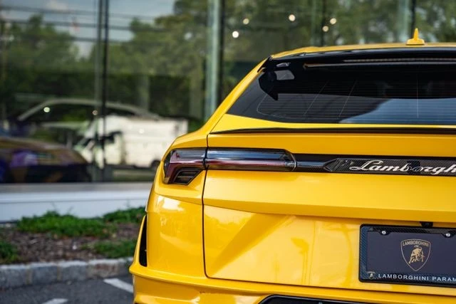2024 Lamborghini Urus Performante - Image 15 of 31