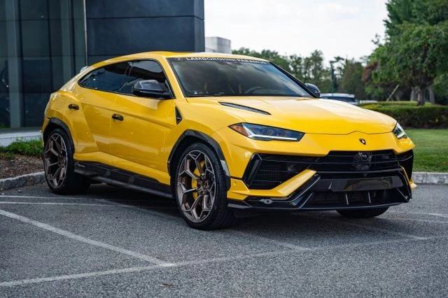 2024 Lamborghini Urus Performante - Image 2 of 31