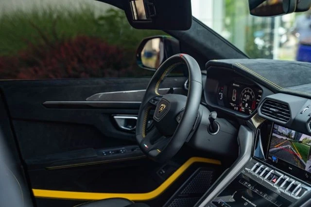 2024 Lamborghini Urus Performante - Image 23 of 31
