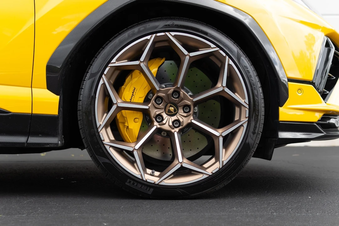 2024 Lamborghini Urus Performante - Image 9 of 31