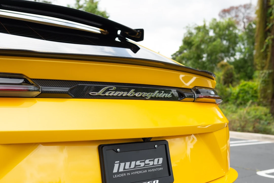 2024 Lamborghini Urus Performante - Image 21 of 31
