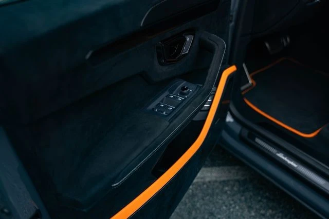 2024 Lamborghini Urus Performante - Image 30 of 31
