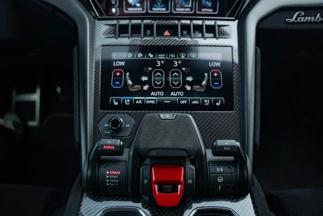 2024 Lamborghini Urus Performante - Image 26 of 31