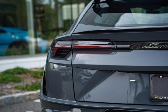 2024 Lamborghini Urus Performante - Image 18 of 31