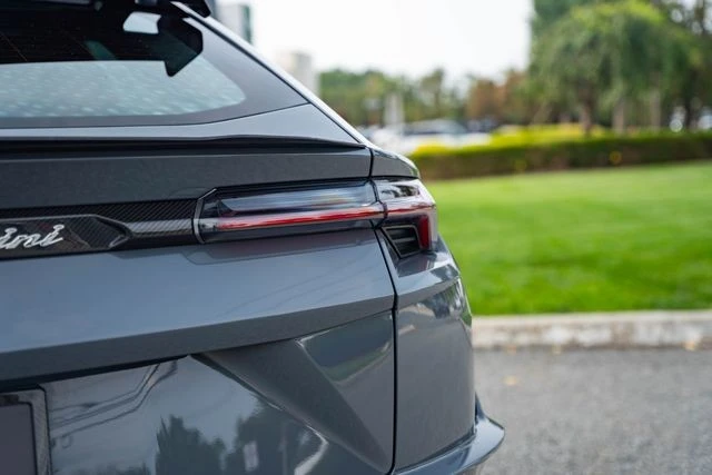 2024 Lamborghini Urus Performante - Image 19 of 31