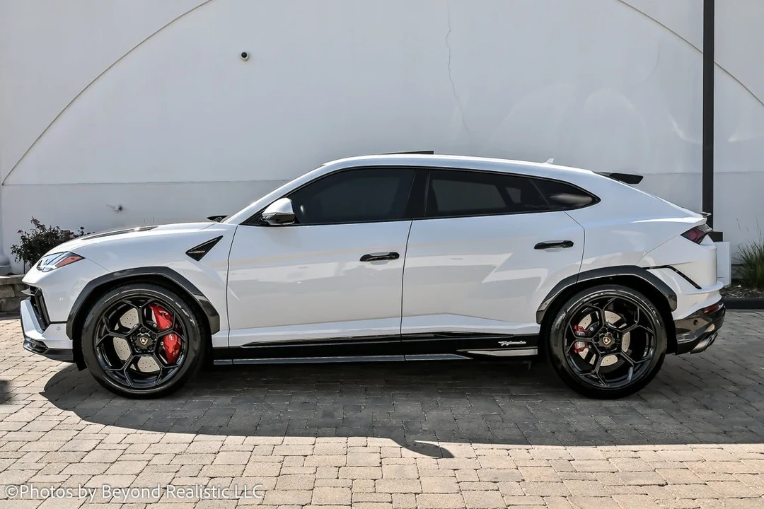 2024 Lamborghini Urus Performante - Image 5 of 12