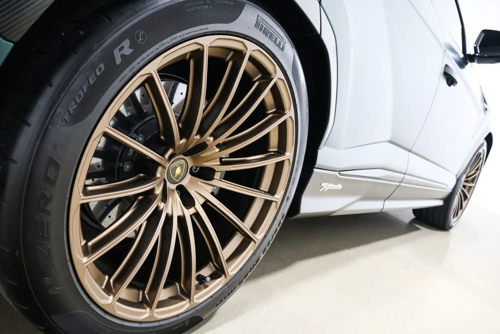 2024 Lamborghini Urus Performante - Image 17 of 21