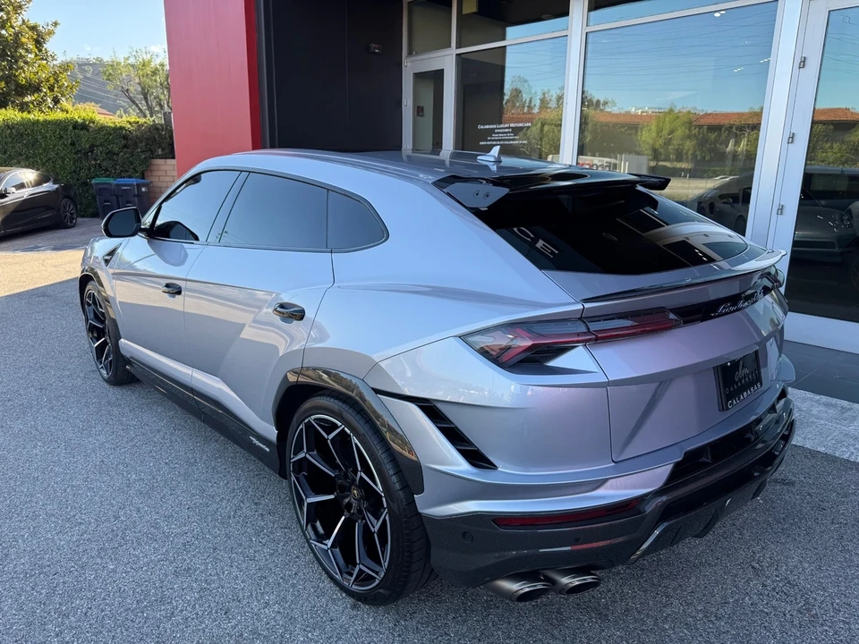 2024 Lamborghini Urus Performante - Image 10 of 21