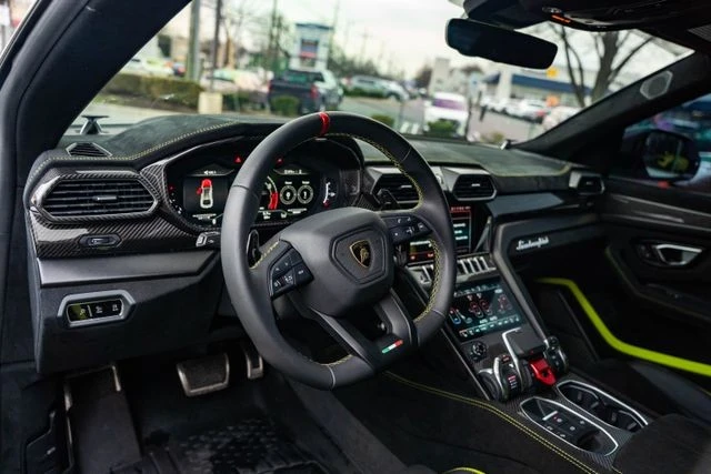 2024 Lamborghini Urus Performante - Image 19 of 31