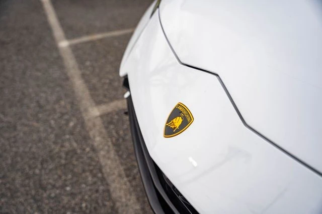 2024 Lamborghini Urus Performante - Image 7 of 31
