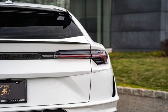 2024 Lamborghini Urus Performante - Image 12 of 31