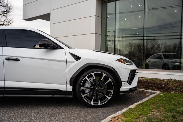 2024 Lamborghini Urus Performante - Image 16 of 31