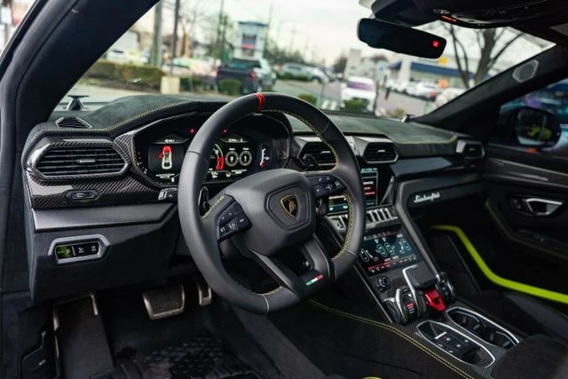 2024 Lamborghini Urus Performante - Image 20 of 31