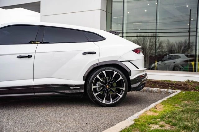 2024 Lamborghini Urus Performante - Image 28 of 31