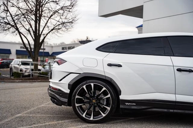 2024 Lamborghini Urus Performante - Image 15 of 31
