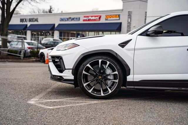 2024 Lamborghini Urus Performante - Image 27 of 31