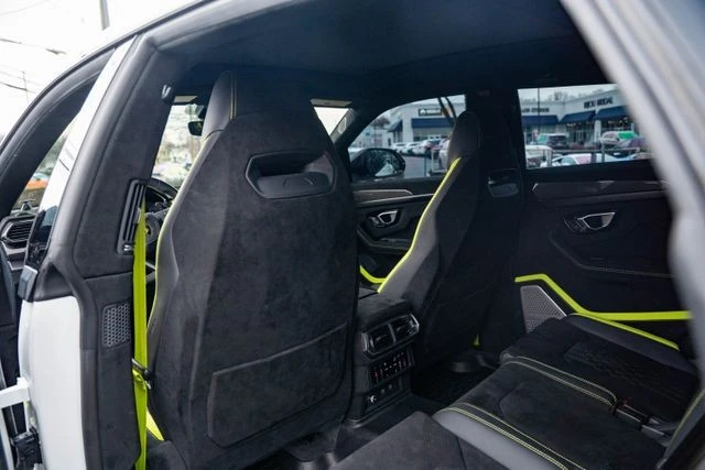 2024 Lamborghini Urus Performante - Image 18 of 31