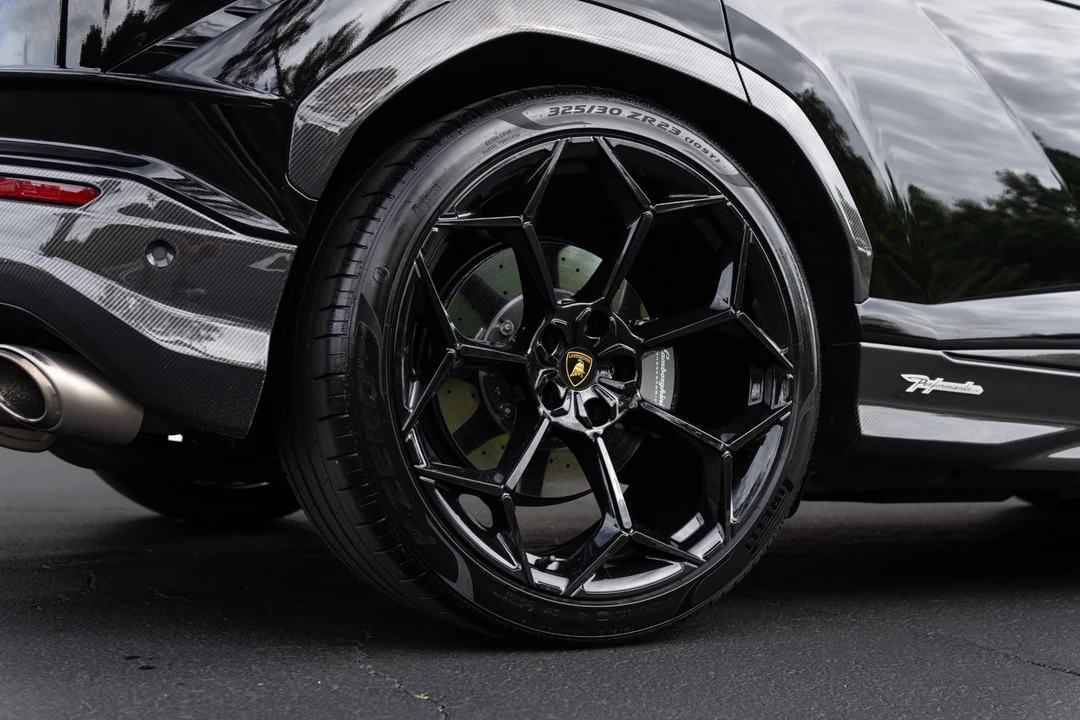 2024 Lamborghini Urus Performante - Image 19 of 31