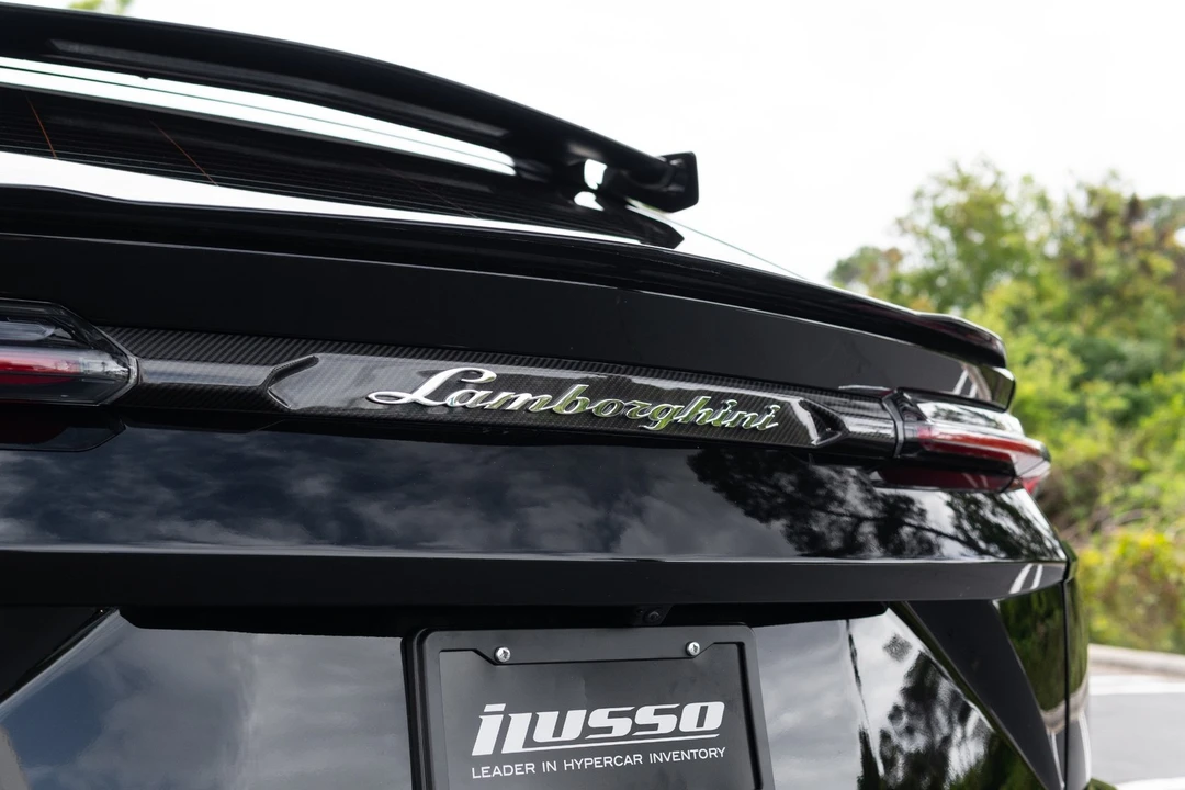 2024 Lamborghini Urus Performante - Image 23 of 31