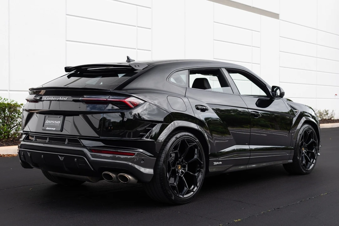 2024 Lamborghini Urus Performante - Image 18 of 31