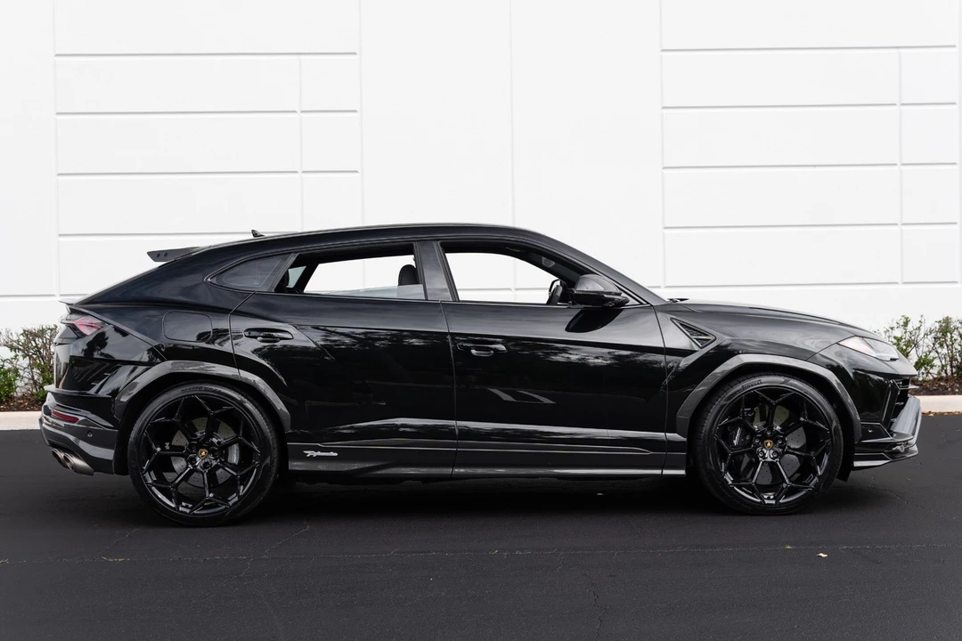 2024 Lamborghini Urus Performante - Image 17 of 21