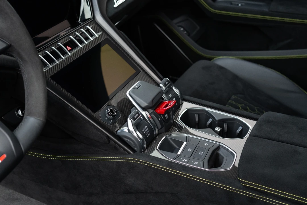 2024 Lamborghini Urus Performante - Image 7 of 31