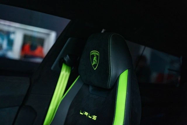 2024 Lamborghini Urus Performante - Image 27 of 31