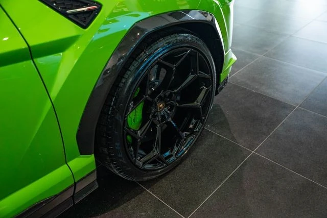 2024 Lamborghini Urus Performante - Image 9 of 31