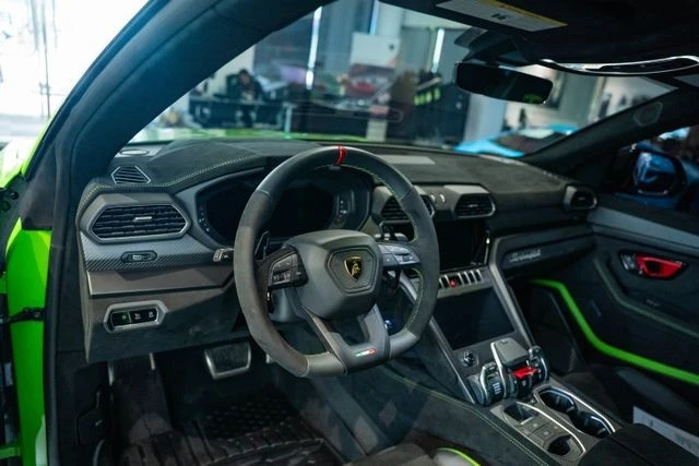 2024 Lamborghini Urus Performante - Image 29 of 31