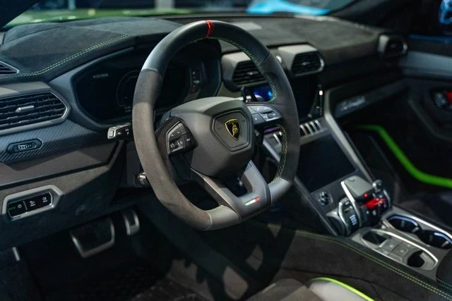 2024 Lamborghini Urus Performante - Image 22 of 31
