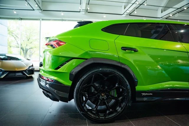 2024 Lamborghini Urus Performante - Image 10 of 31