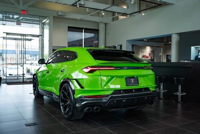 2024 Lamborghini Urus Performante - Image 15 of 31