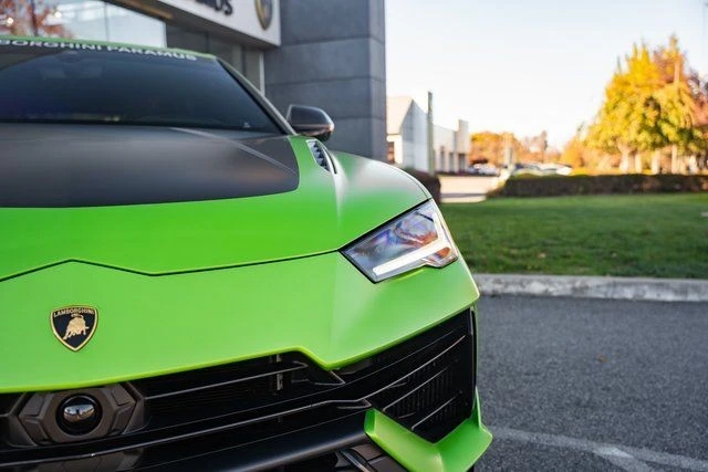2024 Lamborghini Urus Performante - Image 9 of 31