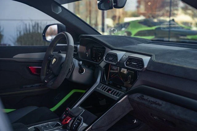 2024 Lamborghini Urus Performante - Image 30 of 31